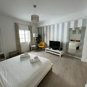 https://charming-funchal-studio.madeira-islandshotels.com