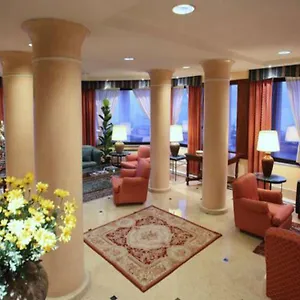 https://hotel-cyrano.it-lombardy.com